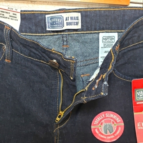 LEVI STRAUSS Signature Totally Slimming Bootcut Jeans Size 10 Long - Picture 5 of 9